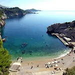Sun & Sea - With Private Parking *