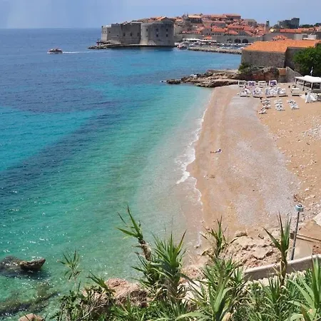 Sun & Sea - With Private Parking