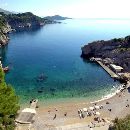 Sun & Sea - With Private Parking *