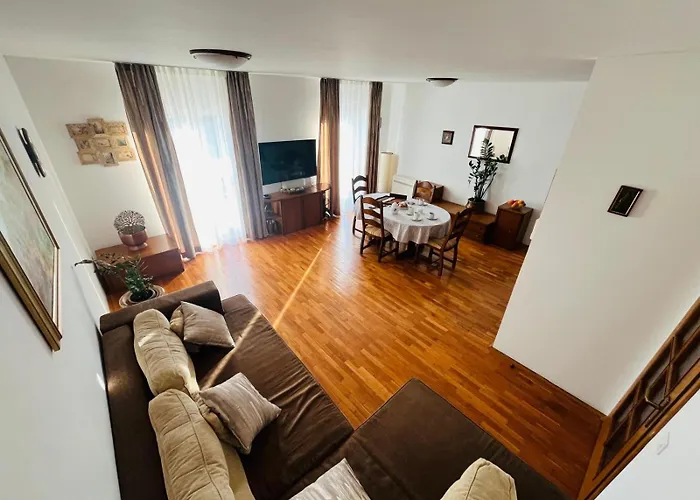Sun & Sea - With Private Parking Apartment *