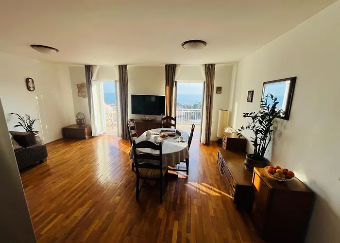 Sun & Sea - With Private Parking Apartment Dubrovnik