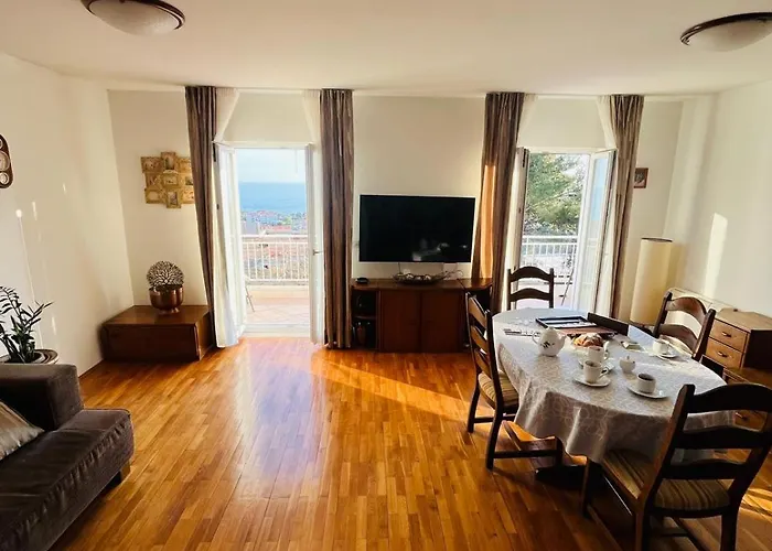 Apartment Sun & Sea - With Private Parking