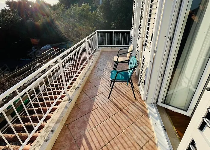 Sun & Sea - With Private Parking *